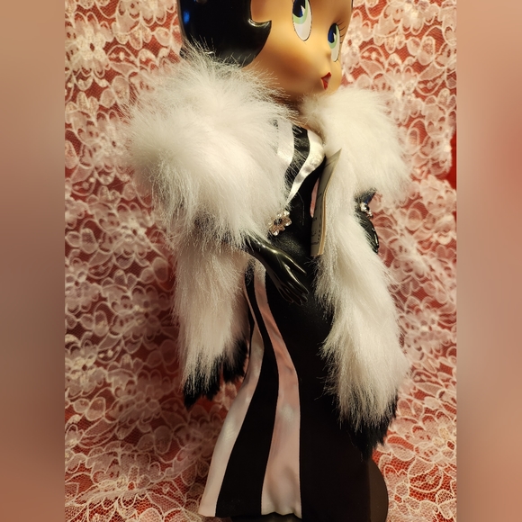 Rare Limited Edition Danbury Mint Betty Boop "Dress To Perfection" - Picture 5 of 6